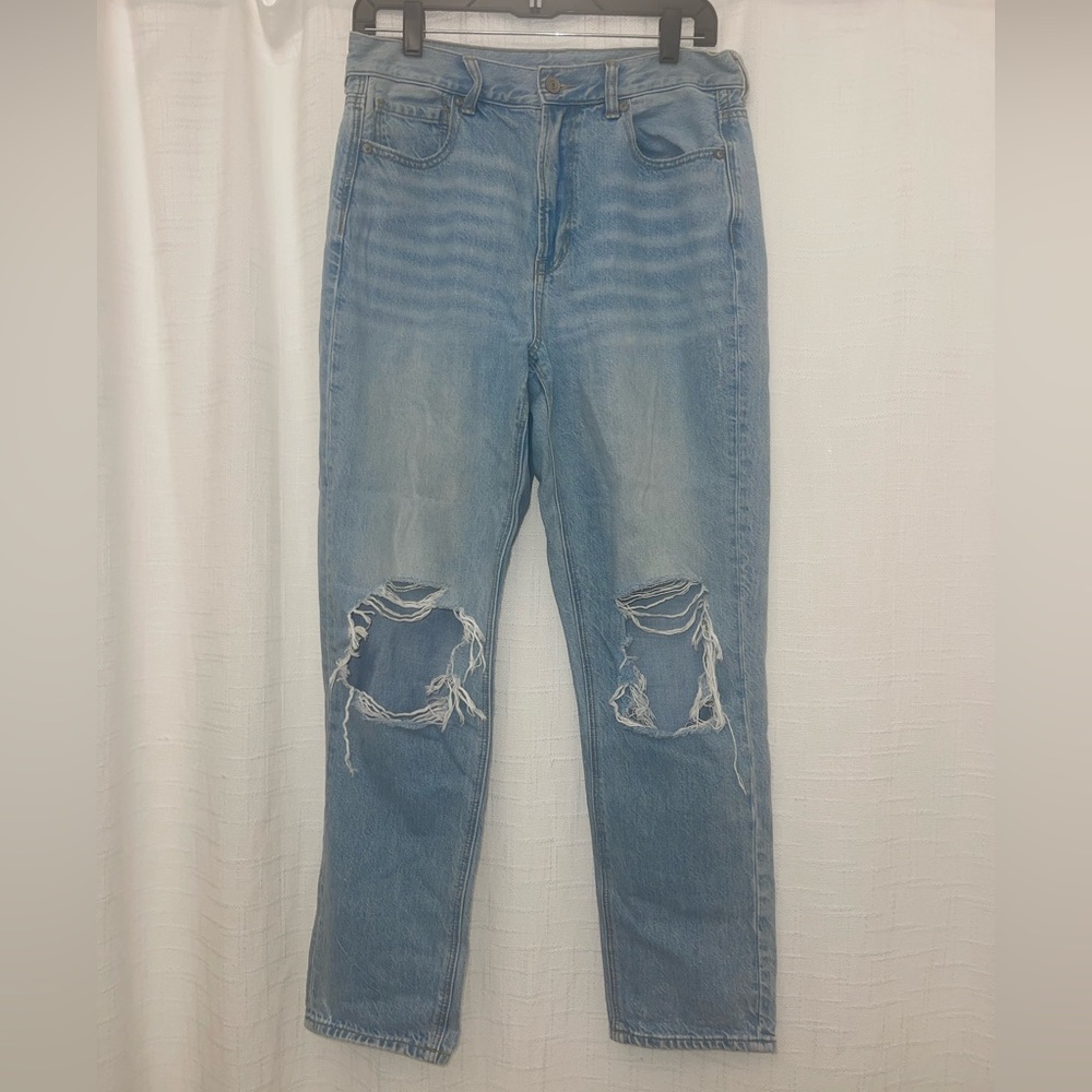 Boyfriend Jeans - American Eagle